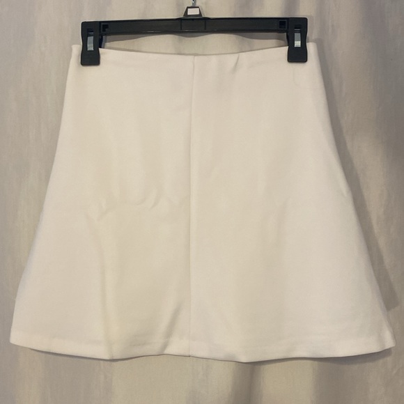 A-line Pure White Skirt - Picture 2 of 5